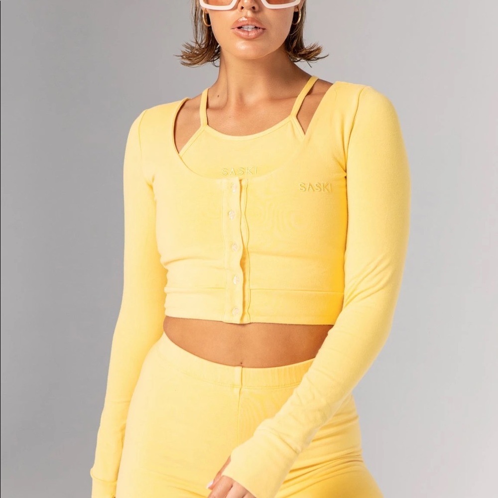 Saski Collection faded yellow crop cardigan size M